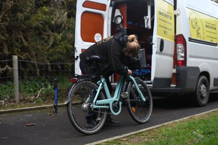 photo happy cyclette